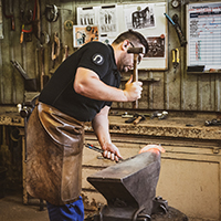 Les savoir-faire de la maréchalerie, pratiques d'atelier de la Garde républicaine