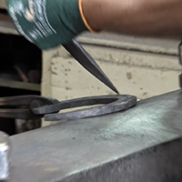 Les savoir-faire de la maréchalerie, pratiques d'atelier de la Garde républicaine
