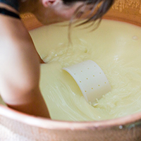 Les pratiques d’élevage caprin et les savoirs fromagers au lait de chèvre dans le massif des Bauges