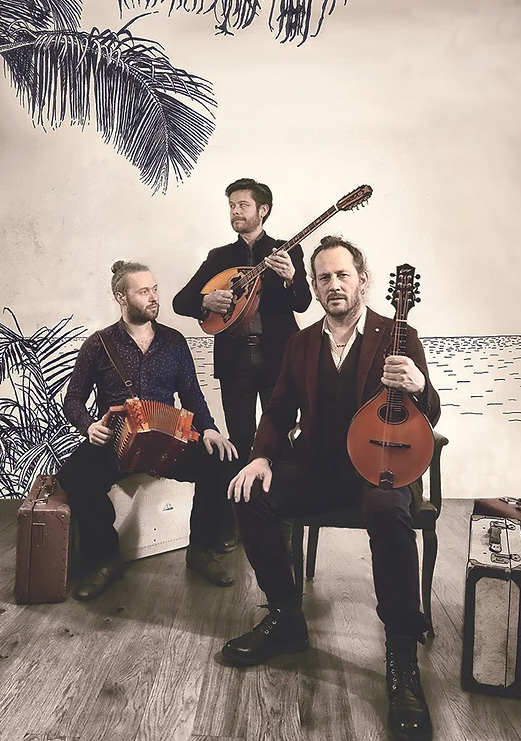 Le groupe La Bricole (ici en 2020) fait vivre le répertoire maritime du Boulonnais © La Bricole