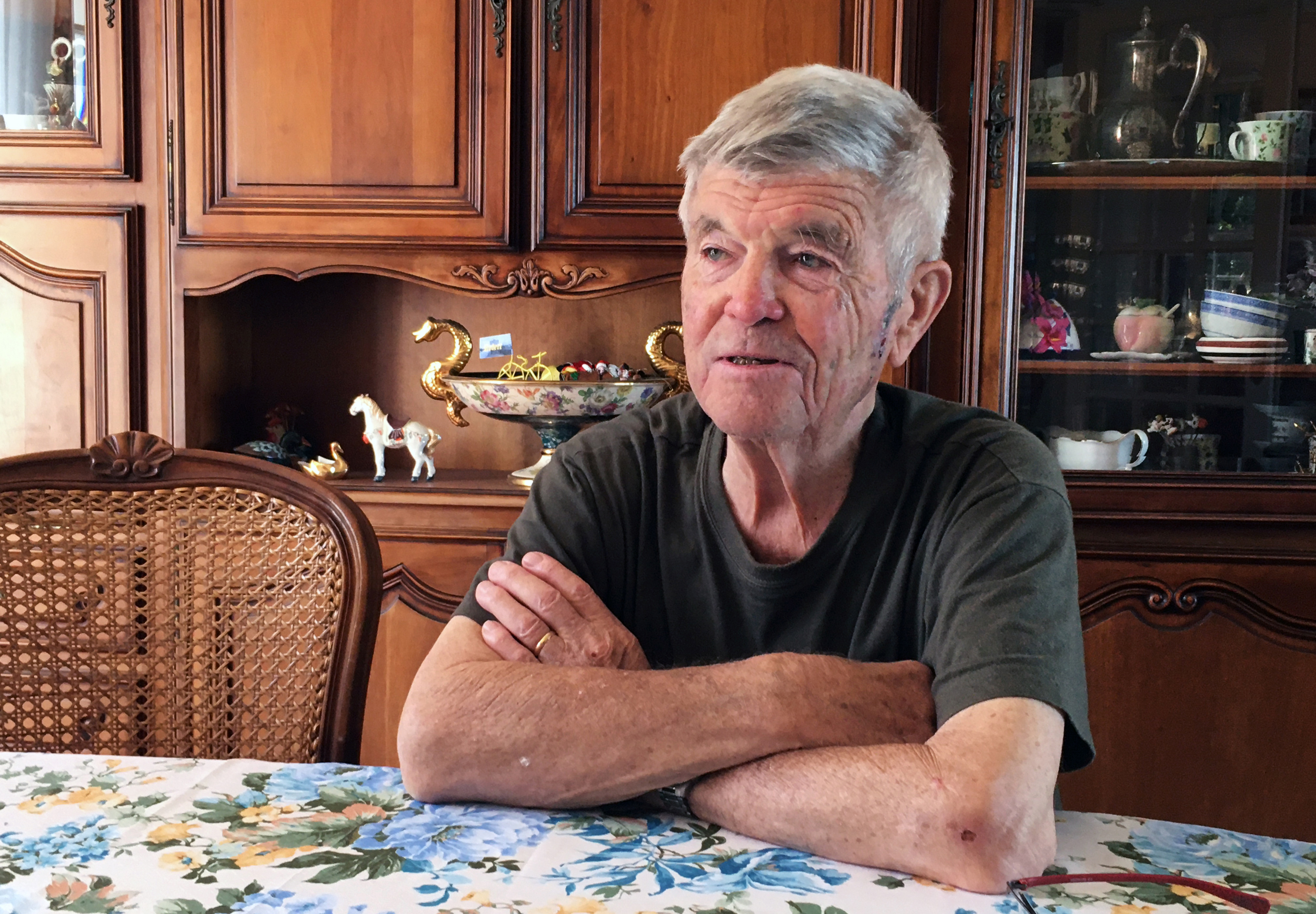 Robert Olier, marin-pêcheur ayant navigué sur des langoustiers douarnenistes, enquête M. Colleu/M. Salaün 2022 pour le recueil Douarnenez en chansons ©M. Colleu/OPCI